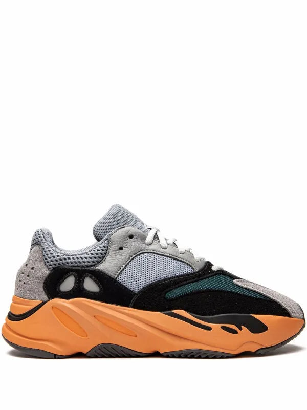 Adidas Yeezy 700